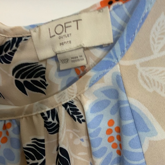 LOFT Cream Blue Orange Floral T-Shirt Blouse Size XXS Petite - Picture 4 of 4